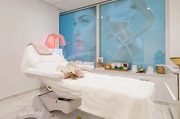 Gold Clinics