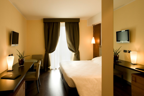 Red's Redaelli Hotel - photo 8