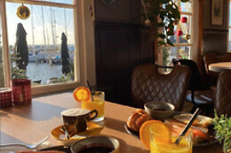 Café Restaurant Land- en Zeezicht