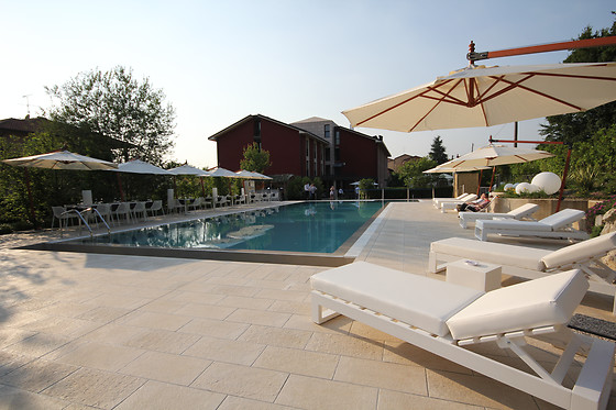 Red's Redaelli Hotel - photo 4