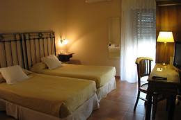 HOTEL DON CARLOS CACERES