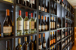 SEIS WINE BAR - GARRAFEIRA & PETISCOS