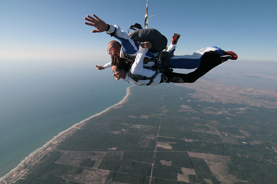 FL 140 Parachutisme Bordeaux - photo 2