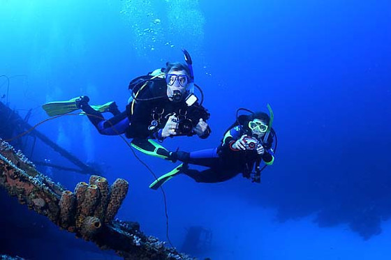 Abyss Underwater World Explorers - photo 2