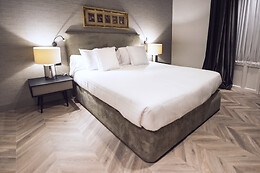 PALACIO SALVETTI SUITES