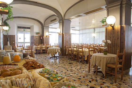 Auto Park Hotel - photo 6